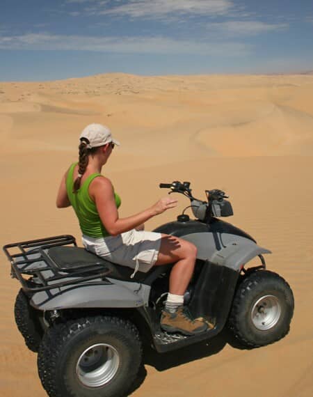 Quad dans les dunes Namibie